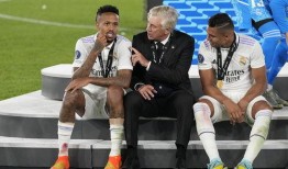 皇马记者爆料最新消息,转会传闻及球队备战情况揭秘